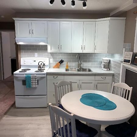 Newly Renovated Basement Suite! Lethbridge Exterior foto
