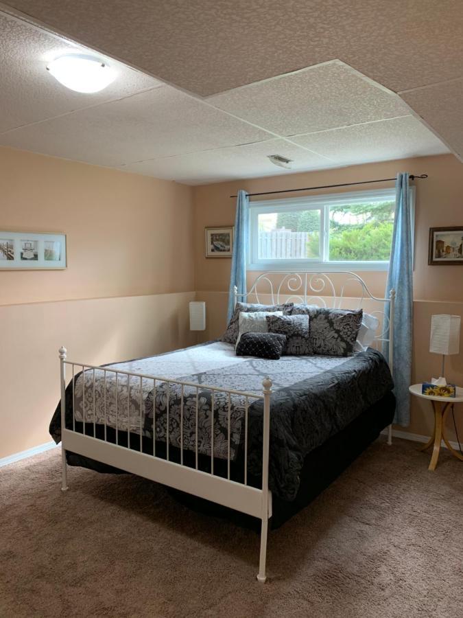 Newly Renovated Basement Suite! Lethbridge Exterior foto