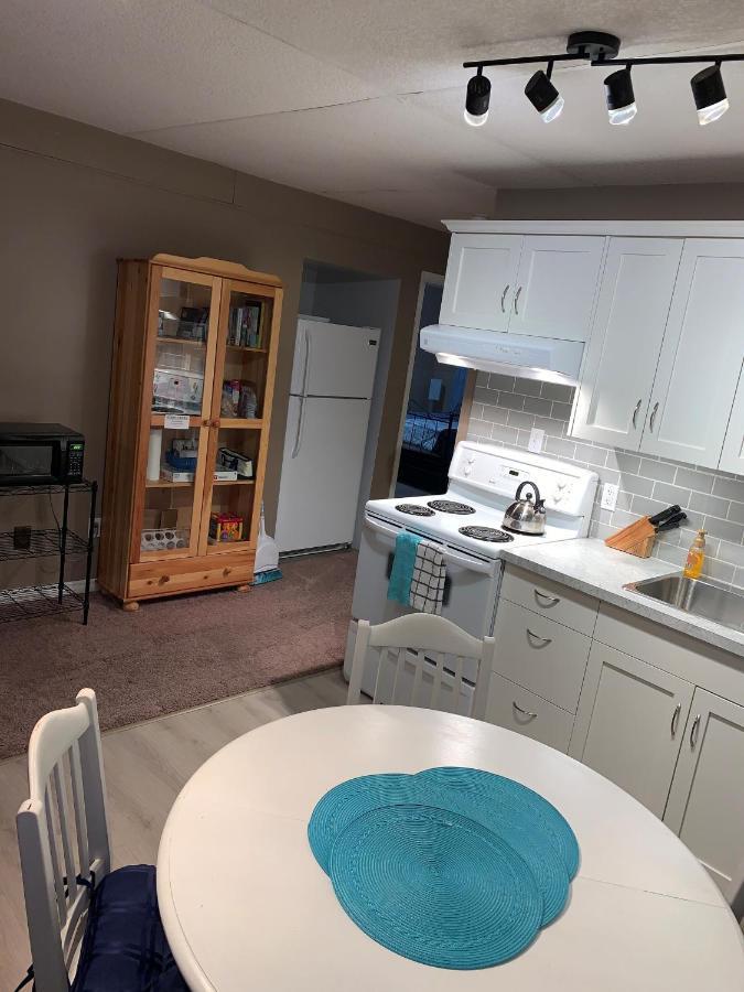 Newly Renovated Basement Suite! Lethbridge Exterior foto